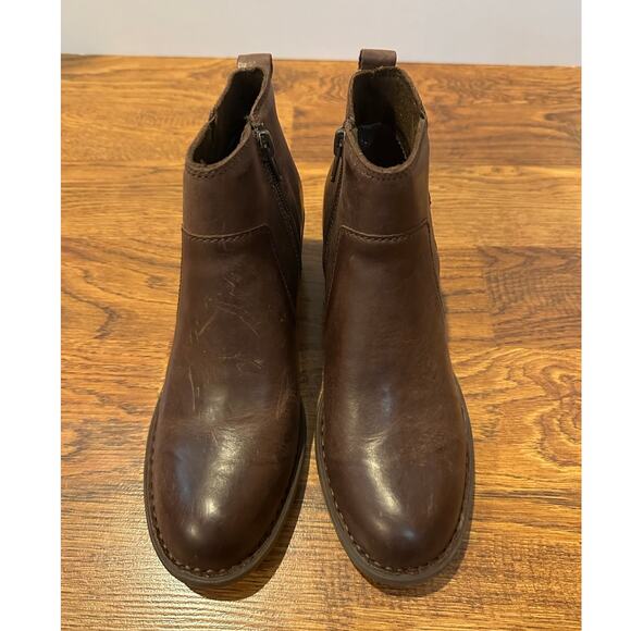 Born Women's Reegan Handcrafted Leather Ankle Booties Brown Size 6.5M NWT - Picture 3 of 12